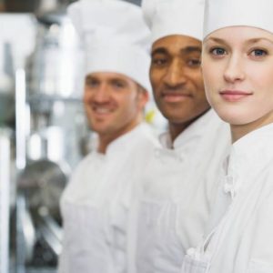 Professionnels de cuisine : quels vêtements sont indispensables ?